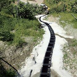 耐寒性、耐衝撃性に優れ、公害の心配もなく安心して使用できます